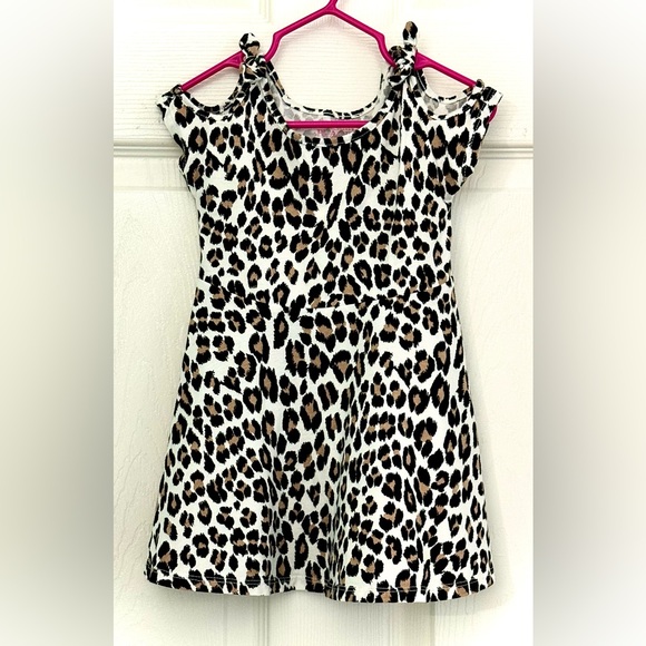 Leopard dress with shoulder straps and droopy sleeves - Picture 1 of 14